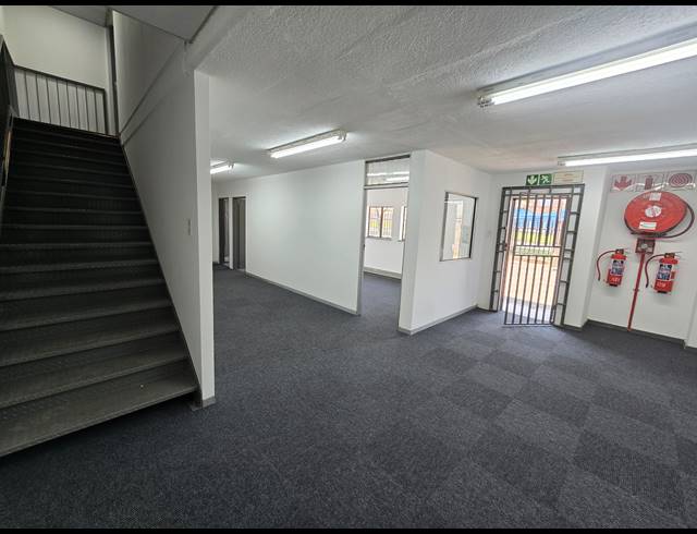 331M² WAREHOUSE TO LET IN MEADOWDALE